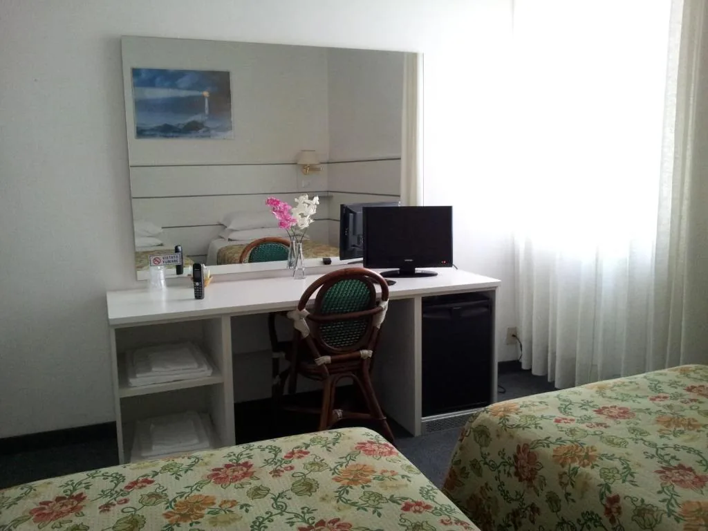 Letto Singolo in Dormitorio Maschile — Hotel Post